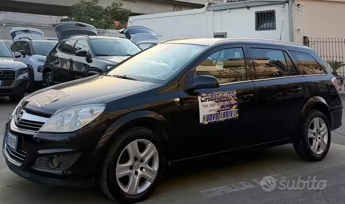 Usata Opel Astra 90 CV (66 kW) 2010 Nero Station wagon