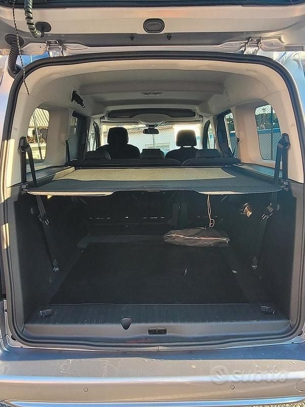 Usata Toyota Proace City City 131 CV (96 kW) 2023 Grigio Monovolume