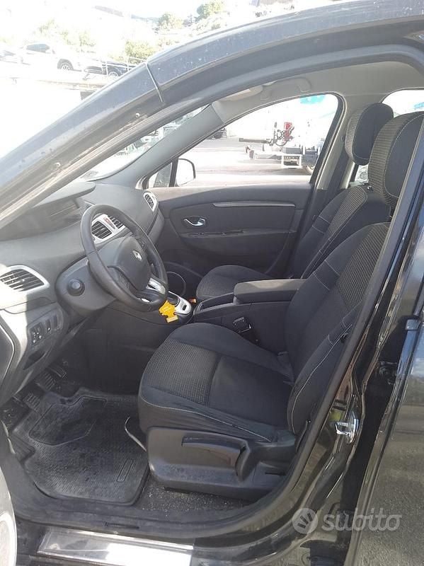 Usata Renault Scénic 105 CV (77 kW) 2010 Nero Monovolume