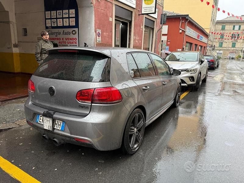 Usata VW Golf VI R 270 CV (198 kW) 2011 Grigio Utilitaria