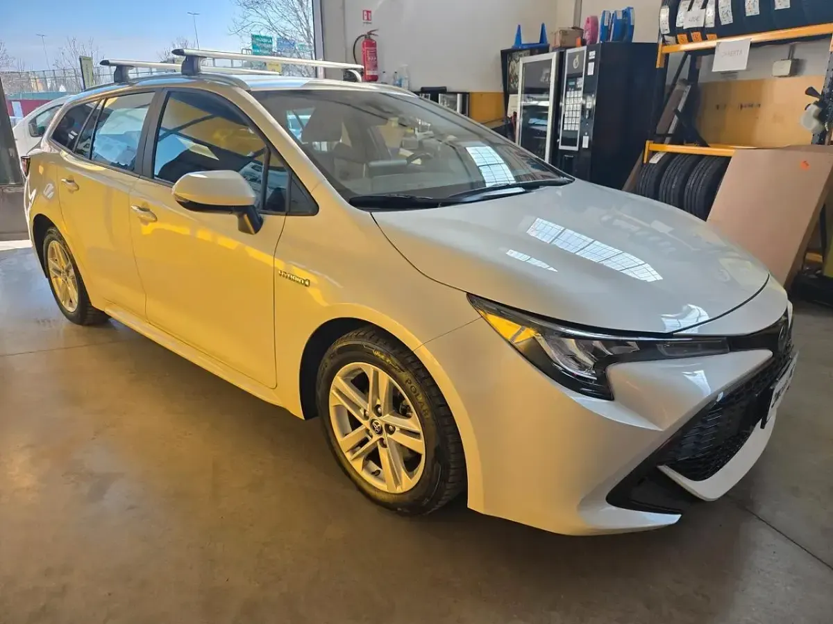 Usata Toyota Corolla Business Edition 97 CV (71 kW) 2021 Bianco Station wagon
