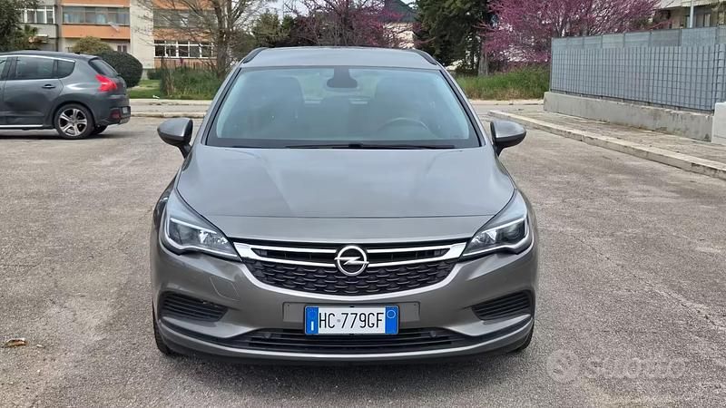 Usata Opel Astra Innovation 105 CV (77 kW) 2017 Grigio Station wagon