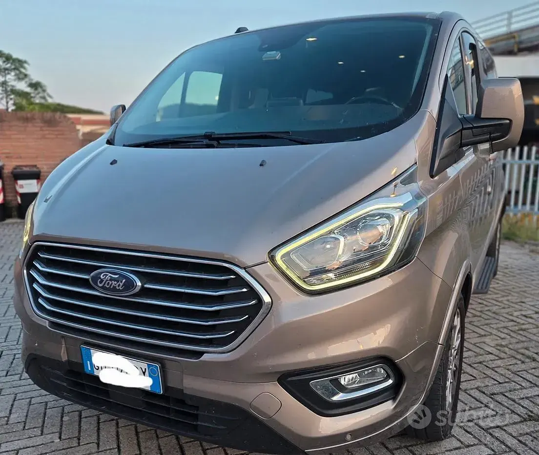 Usata Ford Tourneo Custom 131 CV (96 kW) 2022 Furgone