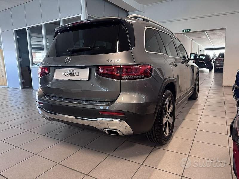 Usata Mercedes GLB200 Sport 150 CV (110 kW) 2020 Grigio SUV