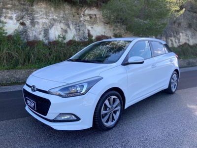 Usata Hyundai i20 Comfort 75 CV (55 kW) 2015 Bianco pastello Utilitaria