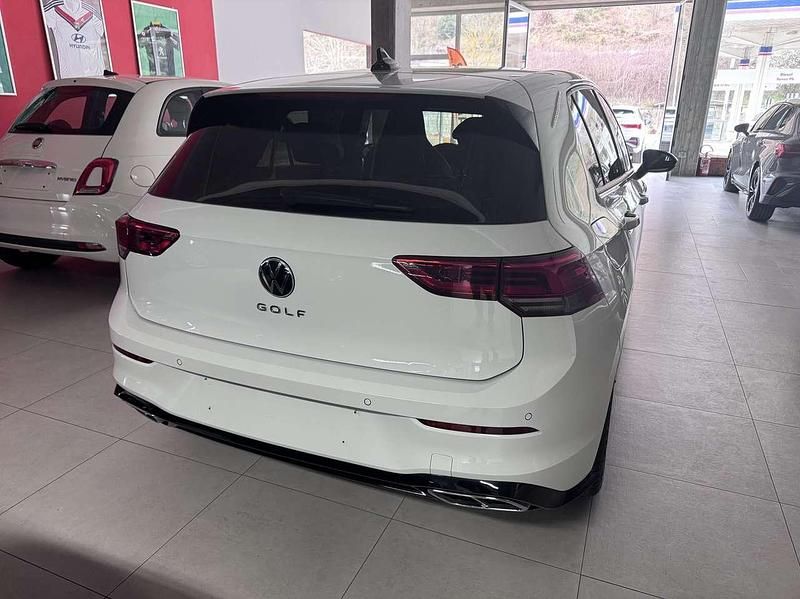 Usata VW Golf VIII R-line 131 CV (96 kW) 2022 Bianco Berlina