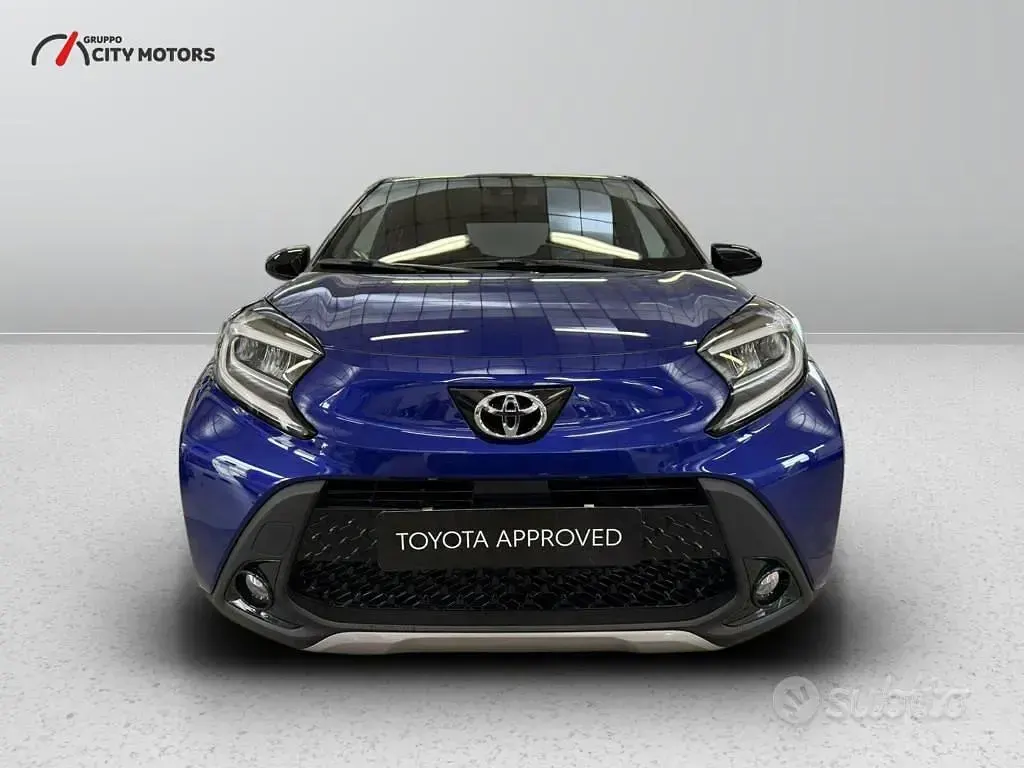 Usata Toyota Aygo X Lounge 72 CV (52 kW) 2024 Blu SUV