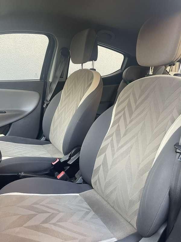 Usata Lancia Ypsilon Gold 95 CV (69 kW) 2016 Utilitaria