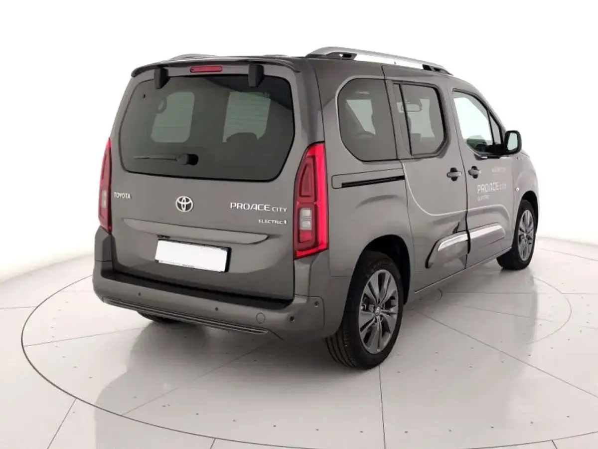Usata Toyota Proace Verso City 56 kW (77 CV) 2022 Dark grey met Station wagon