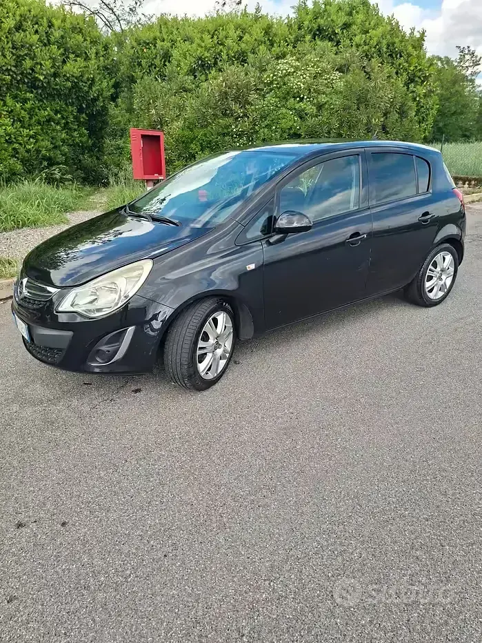 Usata Opel Corsa 86 CV (63 kW) 2012 Nero Utilitaria