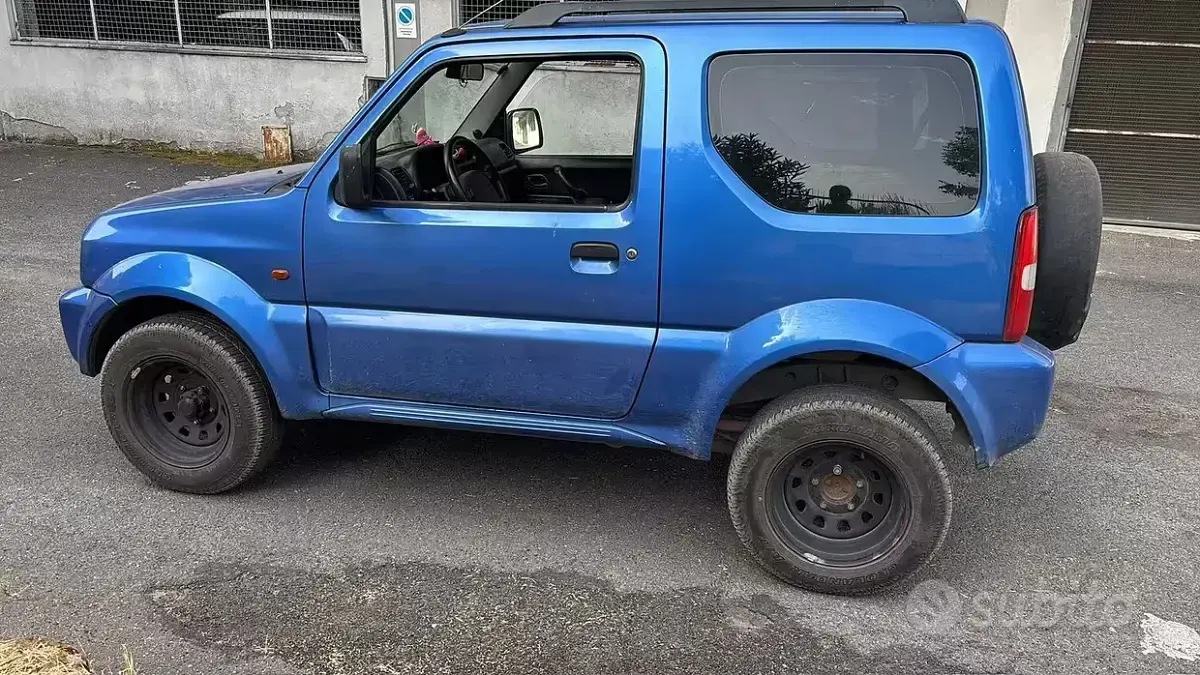 Usata Suzuki Jimny 82 CV (60 kW) 2003 Bluazzurro SUV