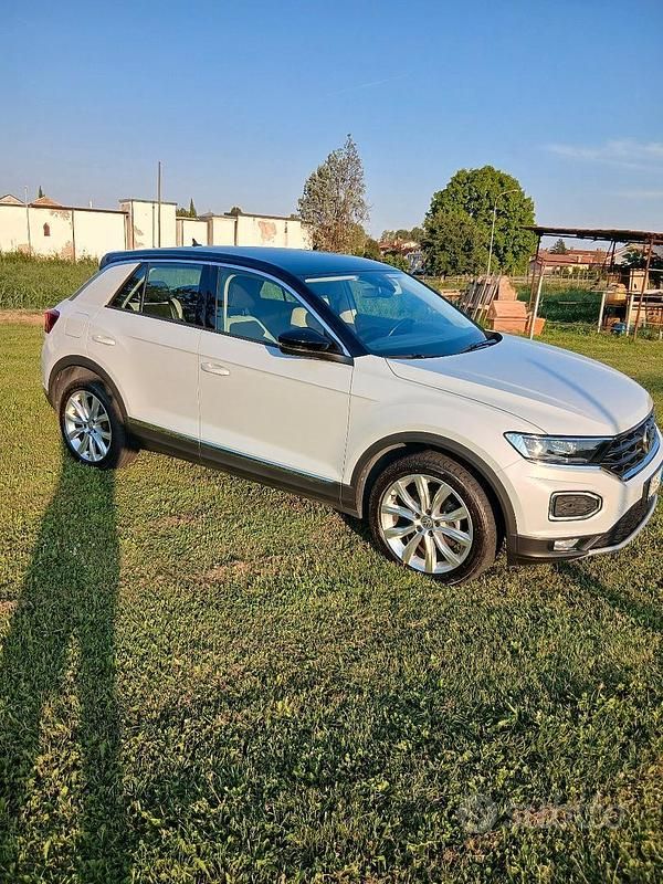 Grigio Usata 2019 VW T-Roc SUV | 18.200 € (Ottimo prezzo) - Immagine 1/4