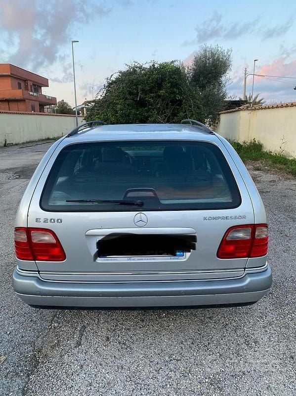 Usata Mercedes E200 Elegance 1999 Grigio Station wagon