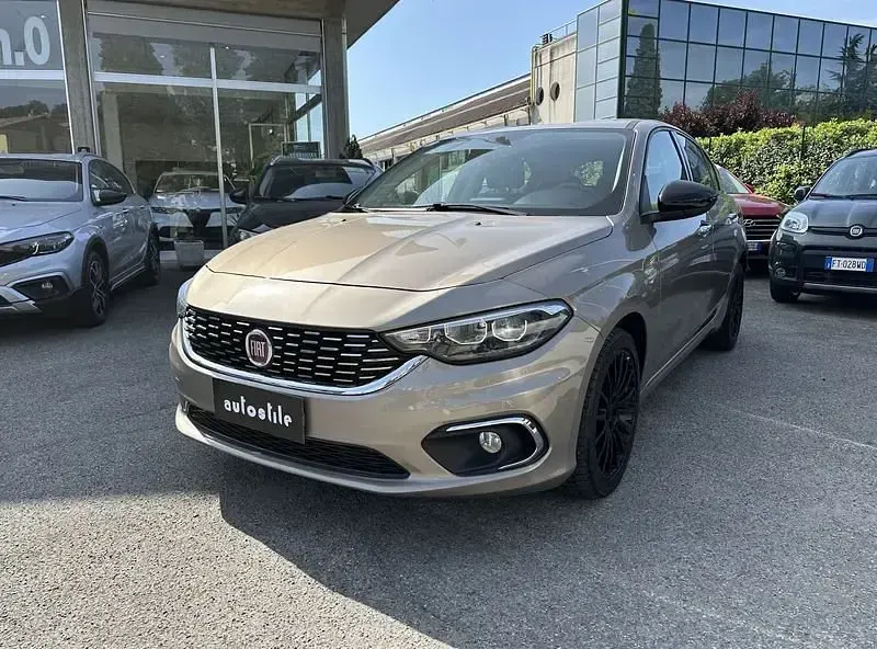 Usata Fiat Tipo Lounge 120 CV (88 kW) 2019 Utilitaria