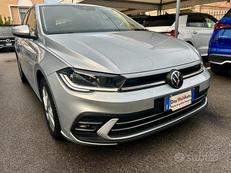 Usata VW Polo Style 90 CV (66 kW) 2023 Grigio Utilitaria