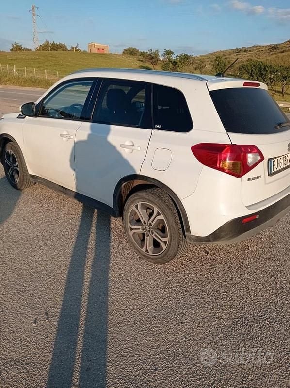 Usado Suzuki Vitara 120 CV (88 kW) 2017 Blanco SUV