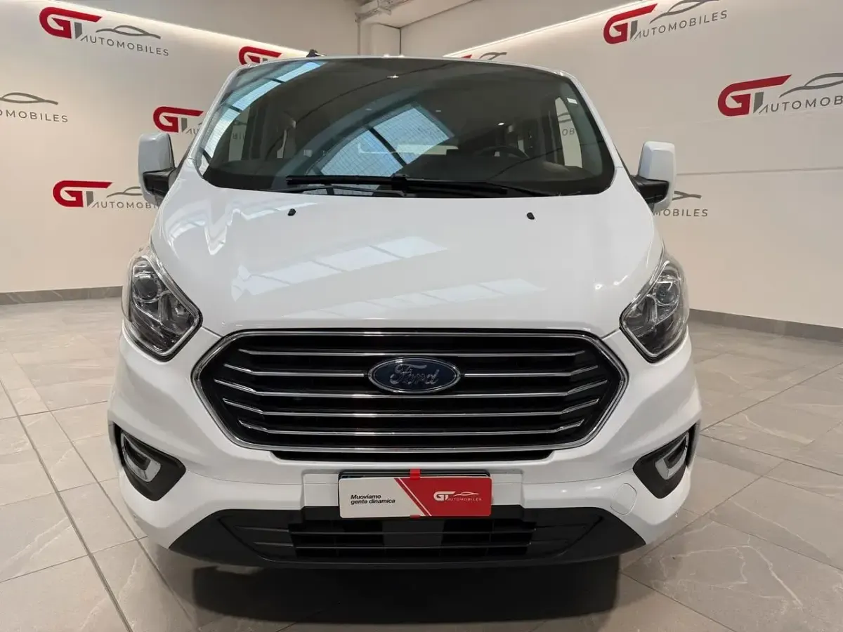 Usata Ford Tourneo Trend 130 CV (95 kW) 2021 Bianco Monovolume