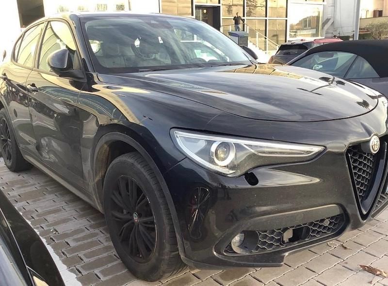 Usata Alfa Romeo Stelvio Executive 210 CV (154 kW) 2018 Nero SUV