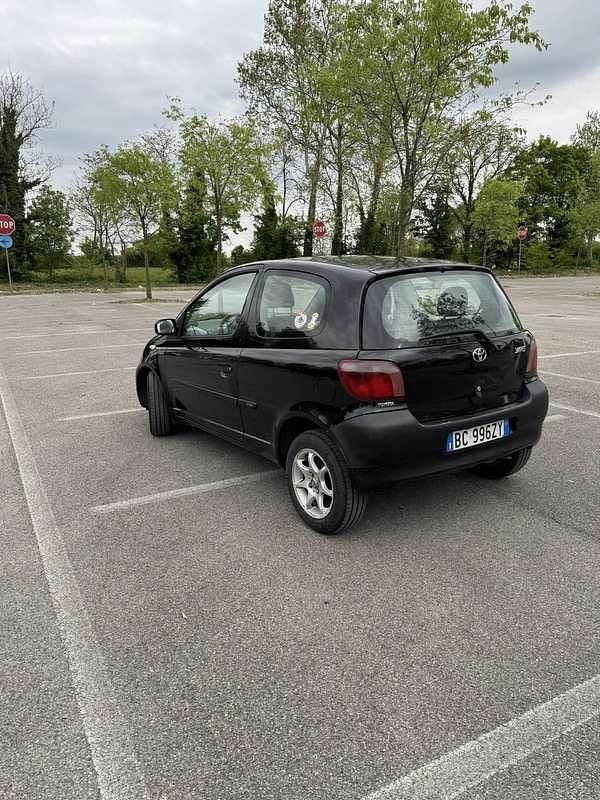 Usata Toyota Yaris 68 CV (50 kW) 1999 Utilitaria