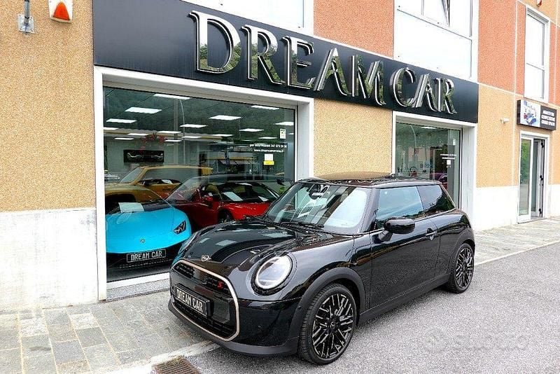 Usata Mini Cooper S Favoured 204 CV (150 kW) 2024 Utilitaria