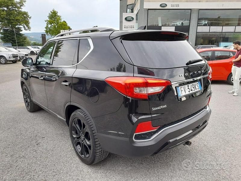 Usata Ssangyong (KGM) Rexton 181 CV (133 kW) 2019 Nero SUV
