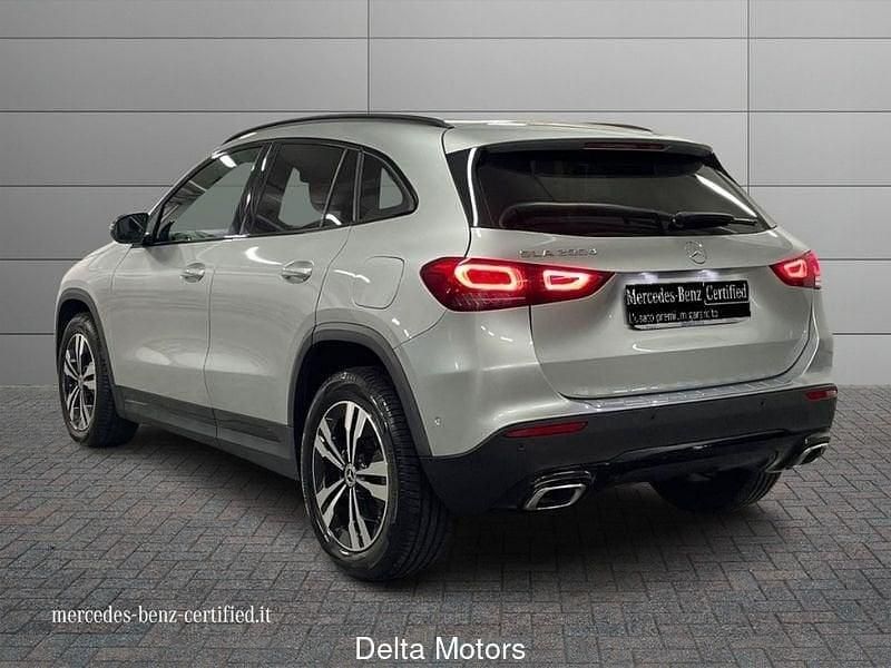 Begagnad Mercedes GLA200 Premium 150 HK (110 kW) 2021 Svart SUV
