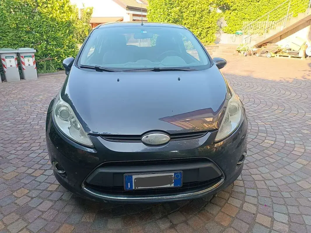 Usata Ford Fiesta Titanium 68 CV (50 kW) 2009 Berlina