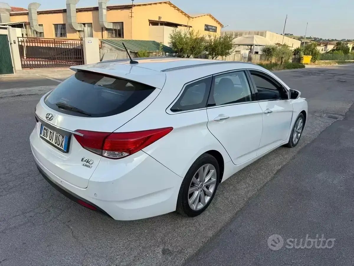 Usata Hyundai i40 136 CV (100 kW) 2014 Bianco Station wagon