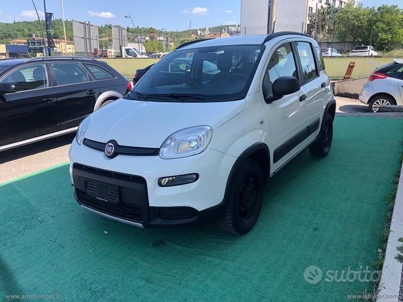Usata Fiat Panda 4x4 S 95 CV (69 kW) 2017 Bianco Utilitaria