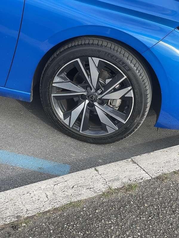 Usata Peugeot 308 Allure 131 CV (96 kW) 2023 Berlina