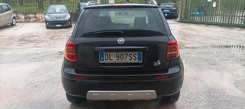 Usata Fiat Sedici 120 CV (88 kW) 2008 Nero SUV