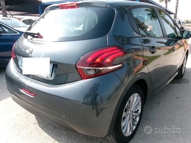 Usata Peugeot 208 Allure 74 CV (54 kW) 2018 Grigio Utilitaria