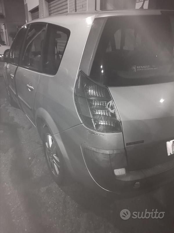 Usata Renault Grand Scénic II 150 CV (110 kW) 2006 Grigio Monovolume