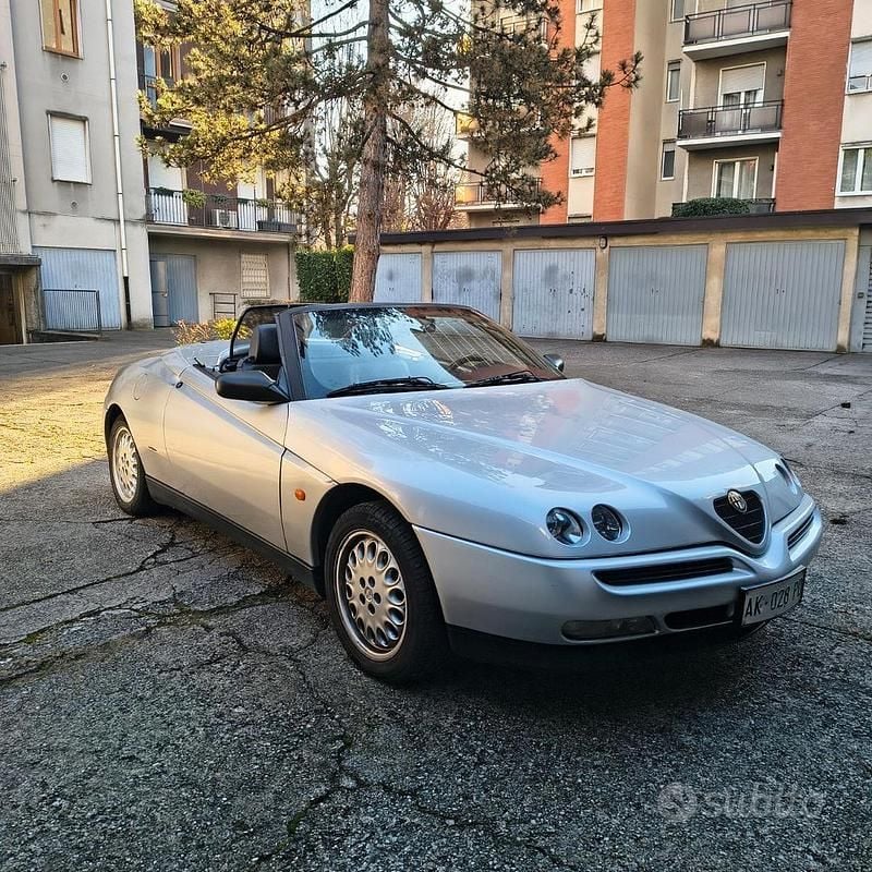 Usata Alfa Romeo Spider 1996 Grigio Cabrio