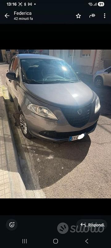 Usata Lancia Ypsilon 54 CV (39 kW) 2014 Grigio Utilitaria