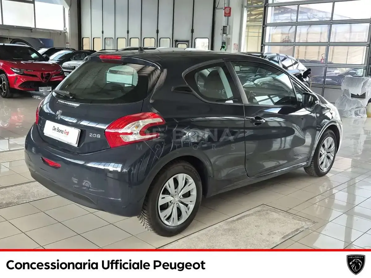 Usata Peugeot 208 Active 68 CV (50 kW) 2015 Nero Utilitaria