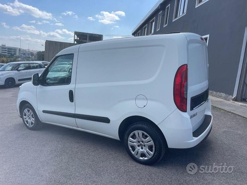 Usata Fiat Doblò 105 CV (77 kW) 2017 Bianco Monovolume