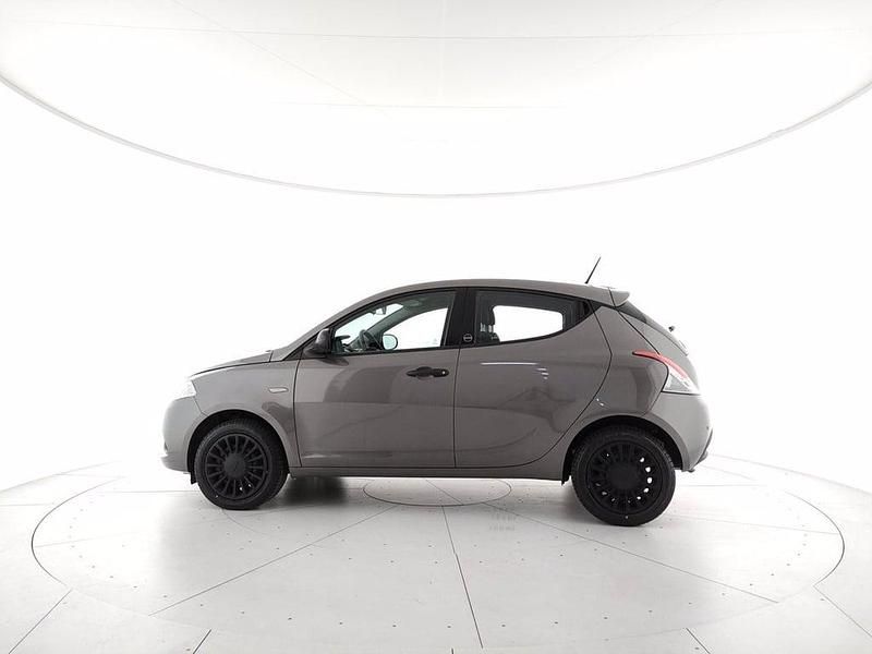 Usata Lancia Ypsilon Silver 69 CV (50 kW) 2020 Grigio Utilitaria