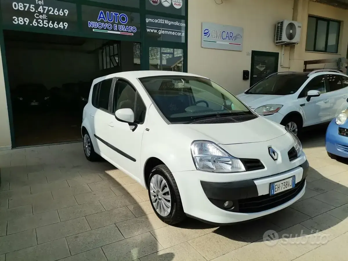 Usata Renault Modus 75 CV (55 kW) 2011 Bianco Monovolume