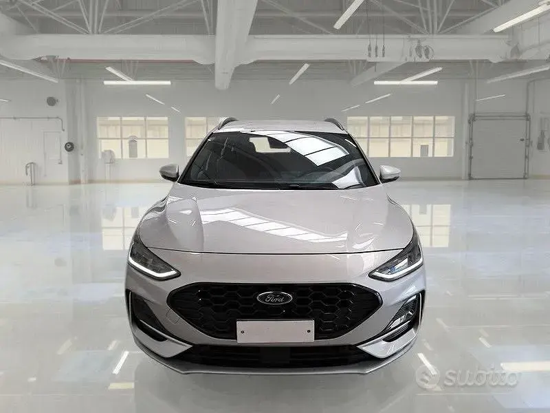 Usata Ford Focus ST 115 CV (84 kW) 2023 Grigio Station wagon