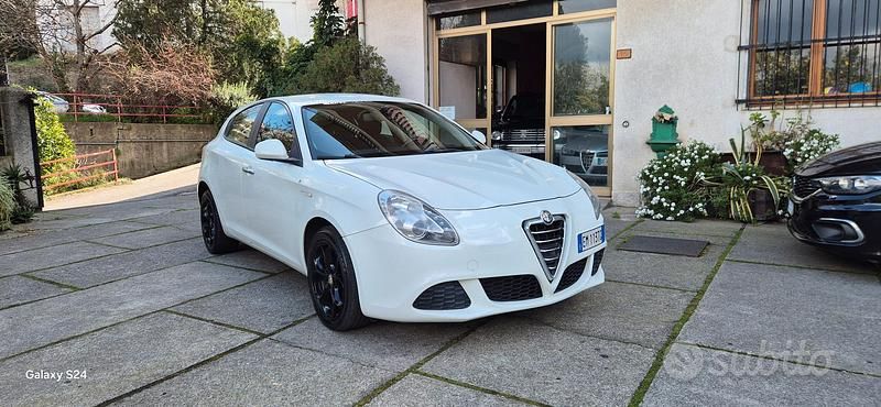 Usata Alfa Romeo Giulietta 140 CV (102 kW) 2012 Bianco Utilitaria
