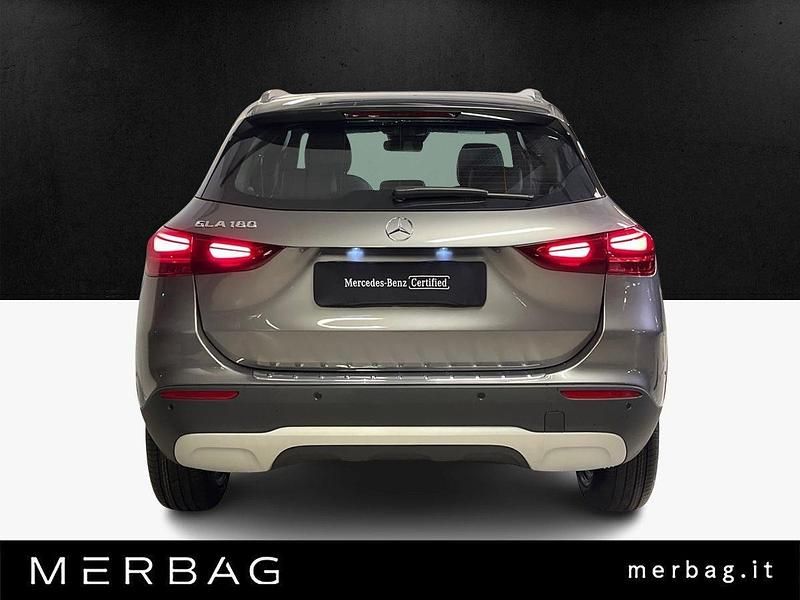 Nuova Mercedes GLA180 Advanced 136 CV (100 kW) 2025 Grigio SUV