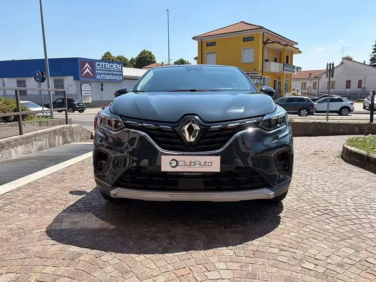 Usata Renault Captur Zen 101 CV (74 kW) 2023 Blu/azzurro SUV