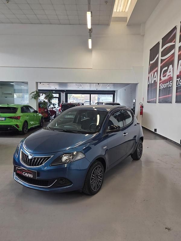 Usata Lancia Ypsilon Gold 69 CV (50 kW) 2022 Blu Utilitaria