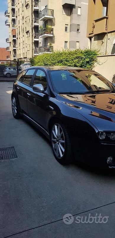 Nero Usata 1998 Alfa Romeo 159 Station wagon | 7500 € - Immagine 1/4