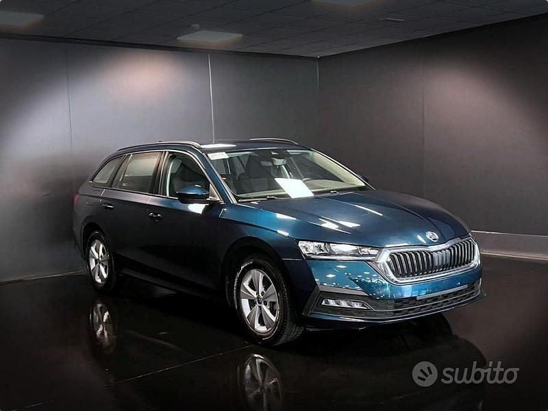 Usata Skoda Octavia Executive 116 CV (85 kW) 2023 Blu Station wagon