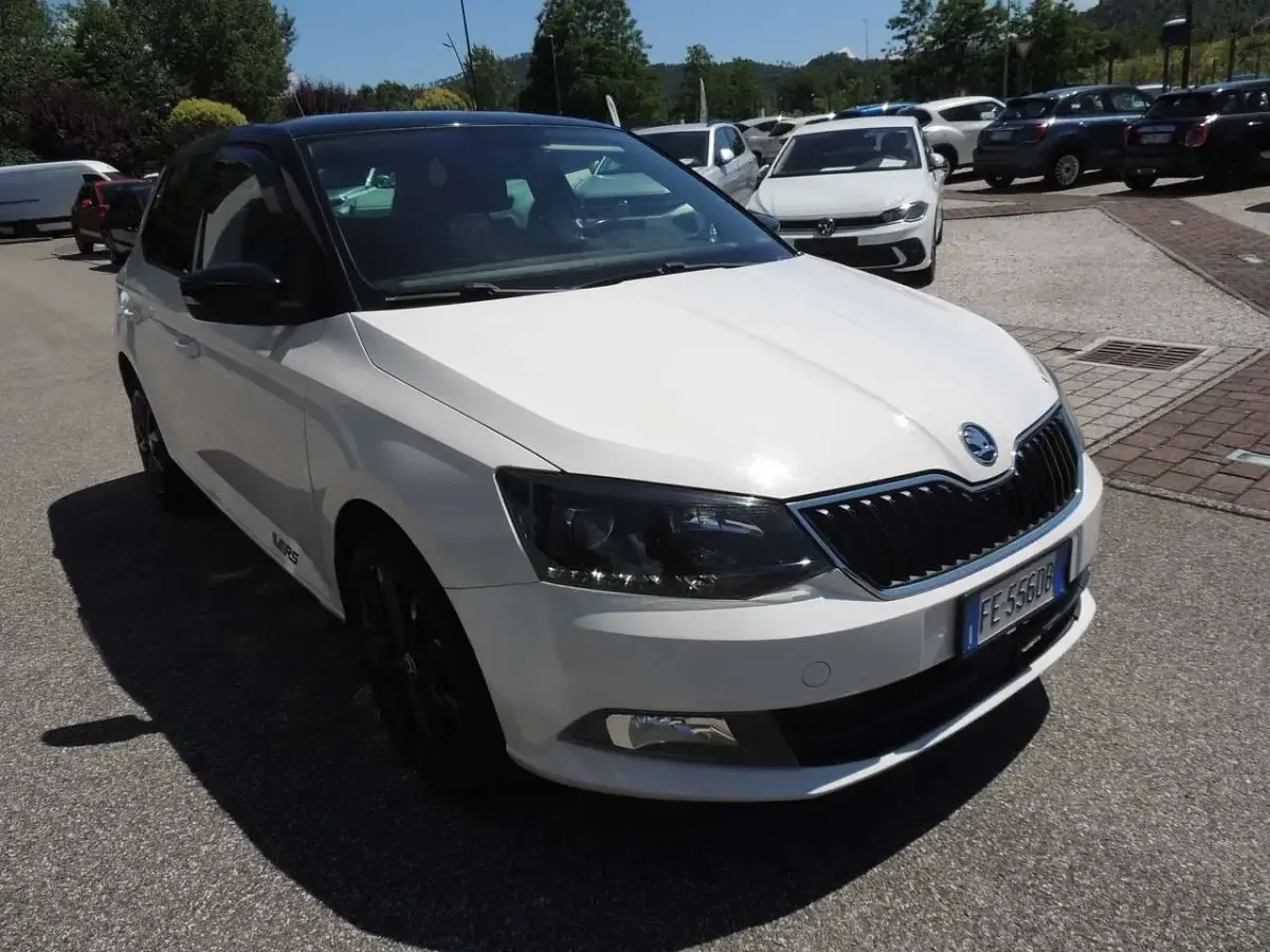 Usata Skoda Fabia Colour Edition 75 CV (55 kW) 2016 Bianco Berlina