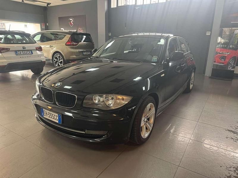 Usata BMW 118 143 CV (105 kW) 2011 Nero Utilitaria