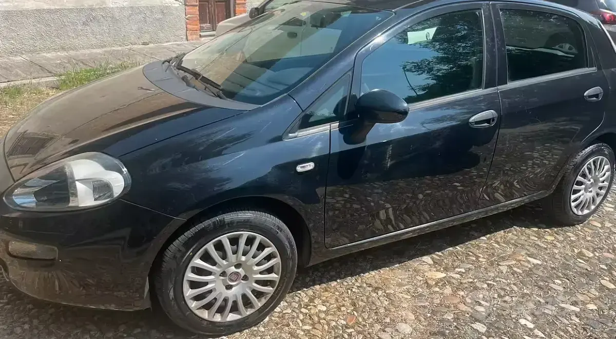 Usata Fiat Punto Street 75 CV (55 kW) 2014 Nero Utilitaria