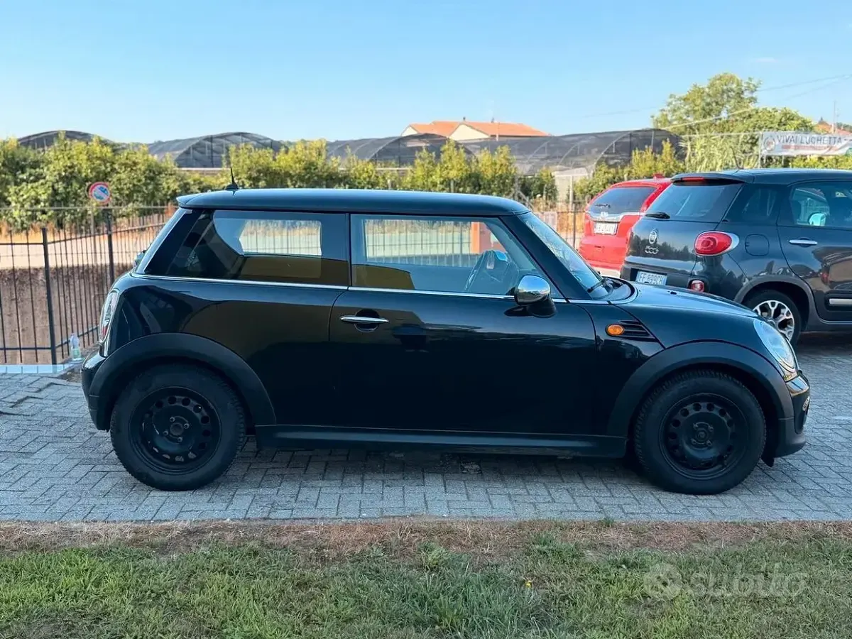 Usata Mini ONE 75 CV (55 kW) 2011 Nero Utilitaria